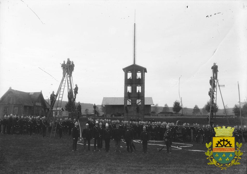 Cvičení šenovských hasičů  u nádraží. foto 1896 